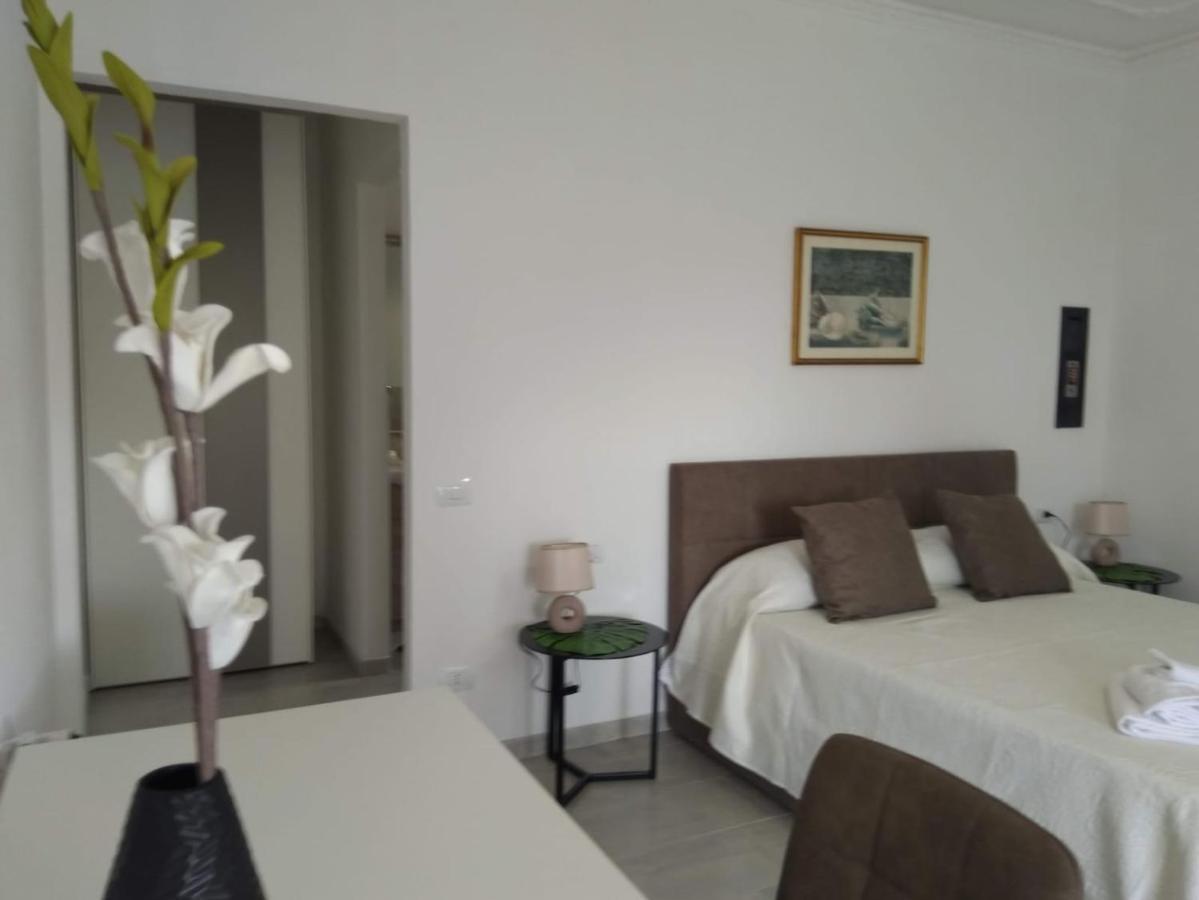 וילסימיוס Cala Caterina Rooms מראה חיצוני תמונה
