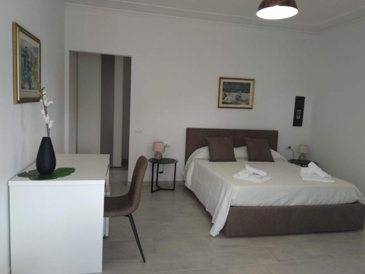 וילסימיוס Cala Caterina Rooms מראה חיצוני תמונה