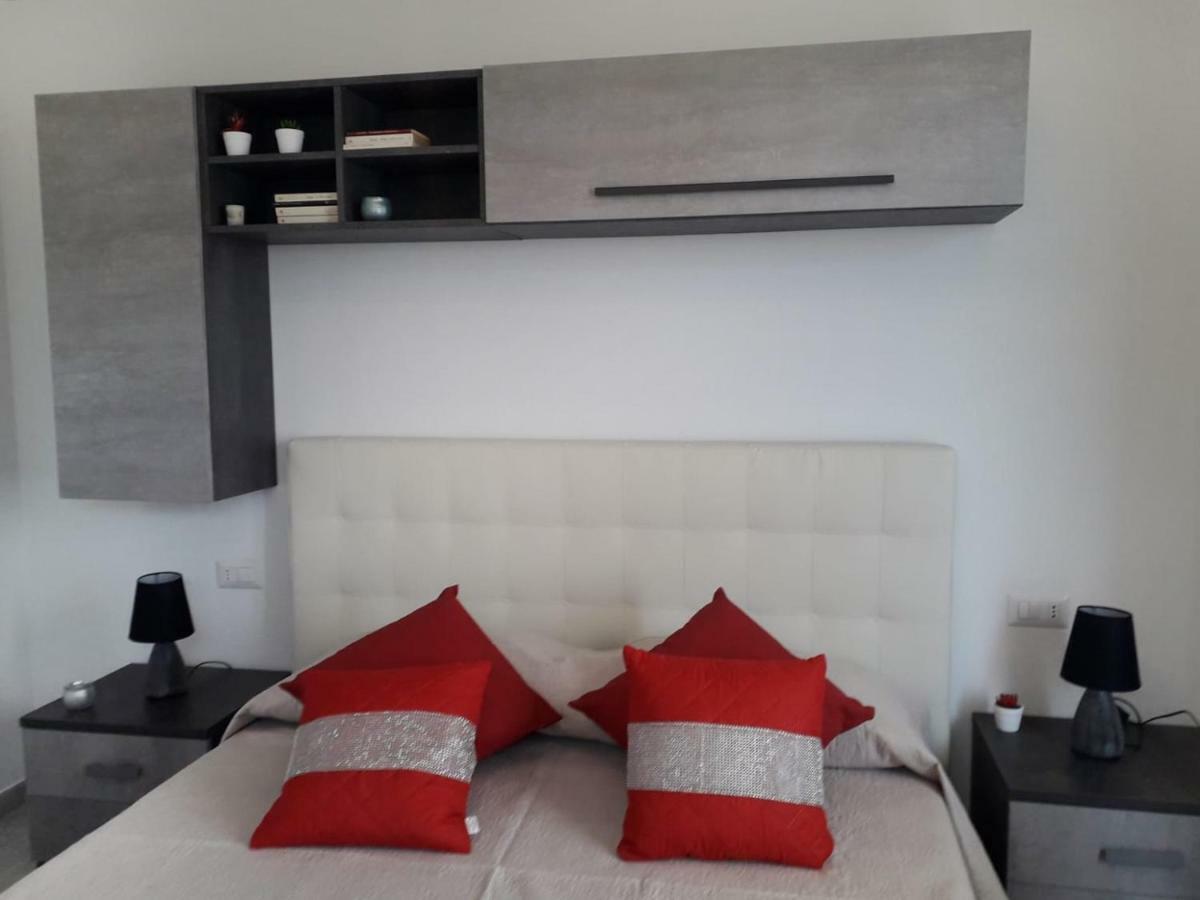 וילסימיוס Cala Caterina Rooms מראה חיצוני תמונה